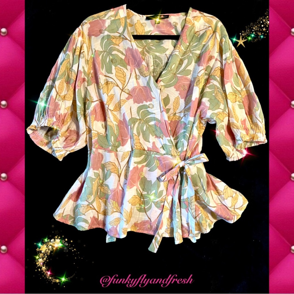 Herve Bernard plus sz 3X beautiful short sleeved floral wrap puff sleeve blouse